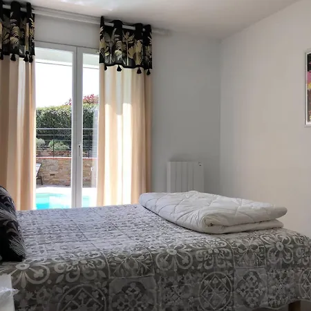 Paquerette Pour 10 Personnes Avec Piscine Chauffee Au Domaine De Valcros A Villa